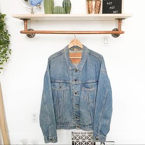 VINTAGE LEVIS DENIM JACKET